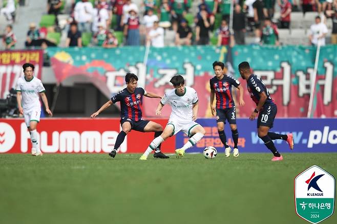 수원FC-대전 하나시티즌 경기 모습. /사진=한국프로축구연맹