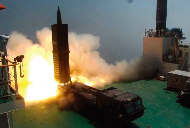 2017년 6월 23일 충남 태안군 국방과학연구소 종합시험장에서 현무-2 미사일이 시험발사됐다. [국방부 제공]