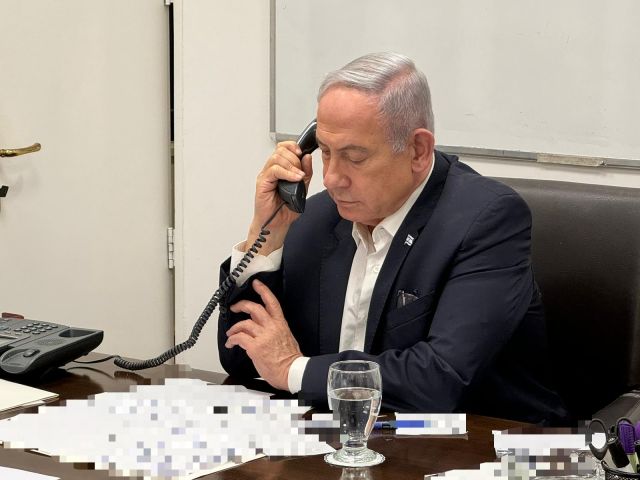 베냐민 네타냐후 이스라엘 총리가 14일(현지시간) 조 바이든 미국 대통령과 전화 통화를 하고 있다. 신화연합뉴스