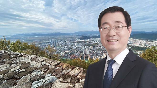 민홍철 더불어민주당 의원 당선인과 지역구인 경남 김해시 전경 ⓒ 시사저널 박정훈