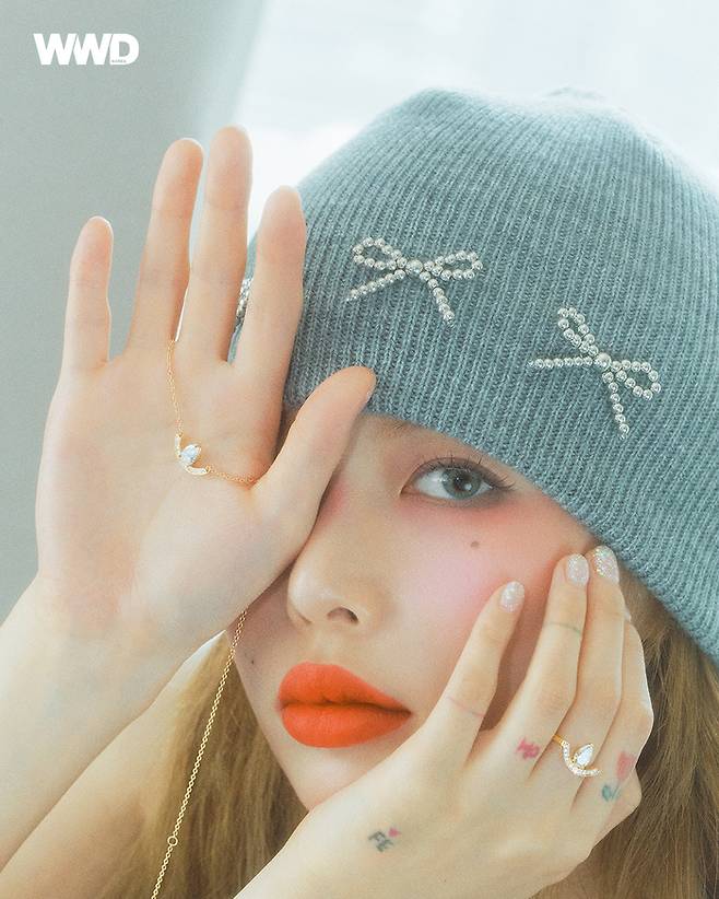 가수 현아 태국 방콕 패션화보 이미지. 사진 WWD 코리아