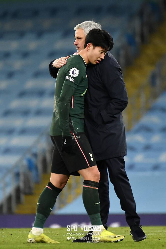 ▲ 세계적인 명장 조제 무리뉴 감독이 잉글랜드 프리미어리그 웨스트햄 유나이티드 러브콜을 받고 있다. 현재 무적인 무리뉴 감독이 웨스트햄 지휘봉을 잡게 되면 다음 시즌 애제자 손흥민과 런던 더비를 피할 수 없어 부임 여부에 흥미를 끌고 있다.