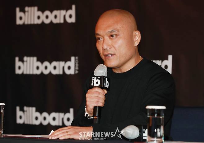 마이크 반 미국 빌보드 본사 CEO가 15일 오후 조선 팰리스 서울 강남에서 진행된 기자회견에서 인사말을 하고 있다. 2024.04.15 /사진=이동훈