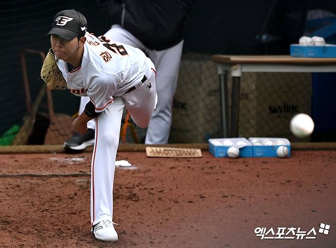 황준서는 오는 19일 김민우의 선발 공백을 메우기 위해 프로 두 번째 선발 등판에 나설 전망이다. 엑스포츠뉴스 DB