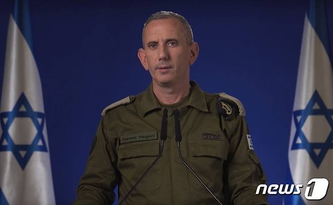 다니엘 하가리 이스라엘방위군(IDF) 대변인이 브리핑하는 모습. 2024.03.26. ⓒ News1 강민경 기자