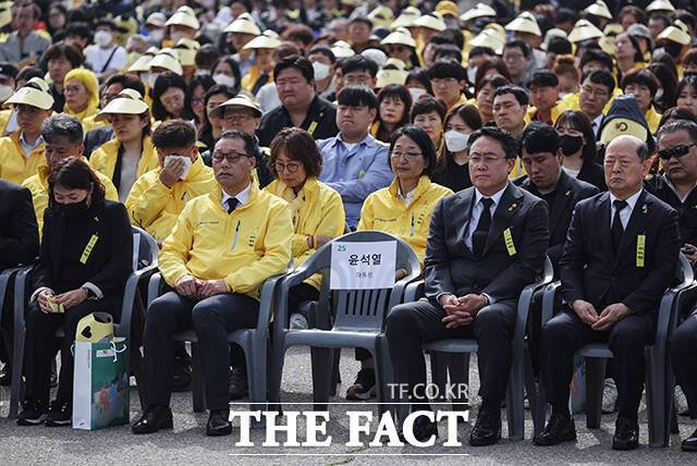 '세월호 참사 10주기 기억식'이 16일 오후 경기도 안산시 화랑유원지에서 열린 가운데 윤석열 대통령의 자리가 비어있다. /안산=장윤석 기자
