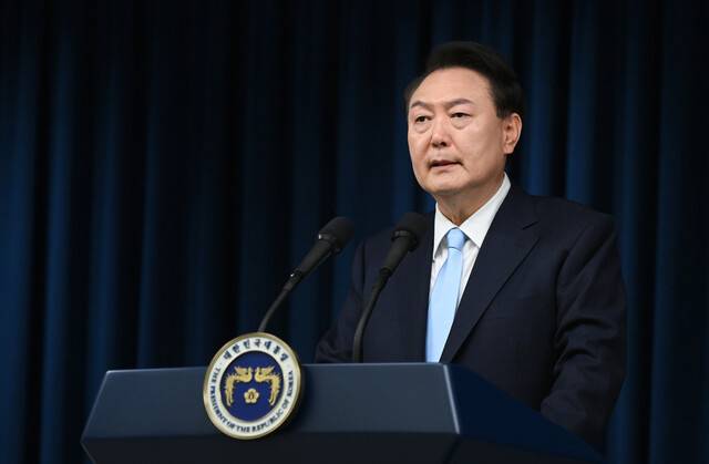 윤석열 대통령이 지난 1일 서울 용산 대통령실 청사에서 의료개혁 관련 ‘국민께 드리는 말씀’을 하고 있다. 연합뉴스