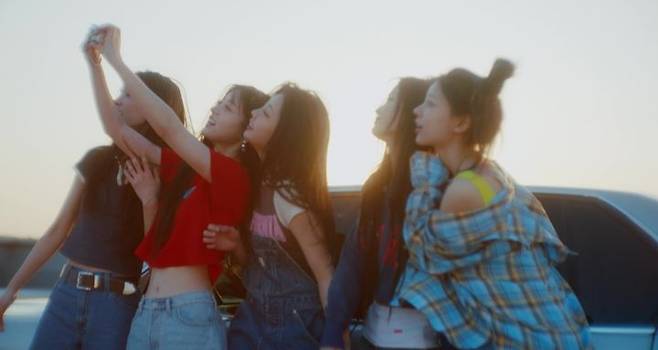 [서울=뉴시스] 아일릿. (사진 = 빌리프랩 제공) 2024.04.15. photo@newsis.com *재판매 및 DB 금지