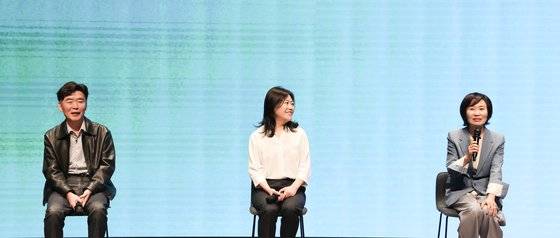 9일 '그 엄마, 그 학원의 비밀' 행사에서 이정헌 대표, 김수미 독서문화연구원 대표, 이종순 PEAI어학원 대표(왼쪽부터)가 Q&A시간에 질문에 답하고 있다. 김경록 기자