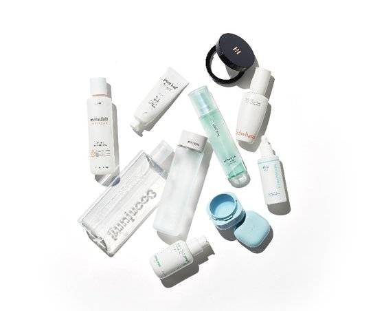 기존 오프라인 공병 수거가 온라인으로 확장됐으며, 수거 품목도 쿠션 팩트 등 일부 메이크업 제품까지 확대됐다. 사진 아모레퍼시픽