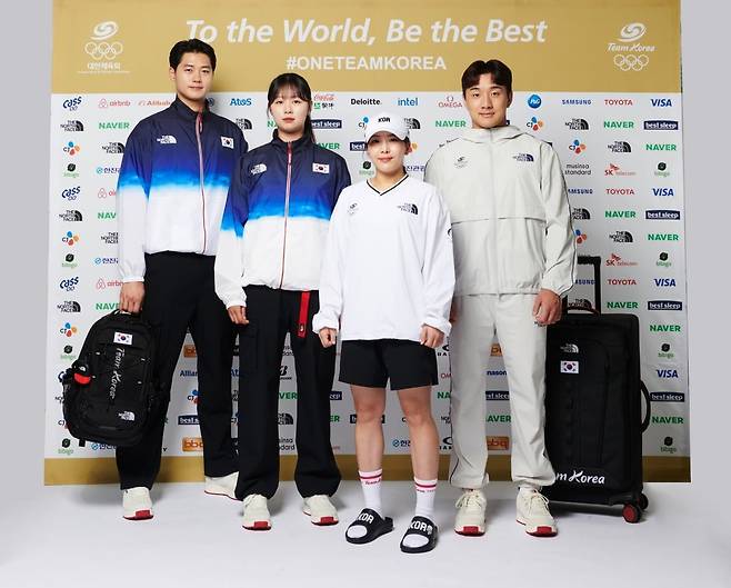 팀코리아 공식 단복을 착용한 대한민국 국가대표 선수단. 사진=영원아웃도어 제공