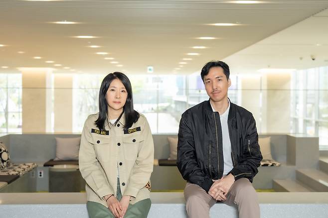 엠넷 연애 리얼리티 프로그램 ‘커플팰리스’의 이선영CP(왼쪽)와 정민석PD. 사진 엠넷