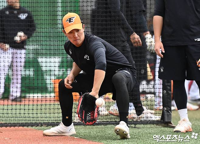 황영묵은 16일 창원 NC파크에서 열린 '2024 신한 SOL Bank KBO 리그' NC와 주중 3연전 첫 번째 경기에서 8번타자 유격수로 선발 출전. 4타수 1안타 1득점으로 공격에 활력을 불어넣었다. 엑스포츠뉴스 DB