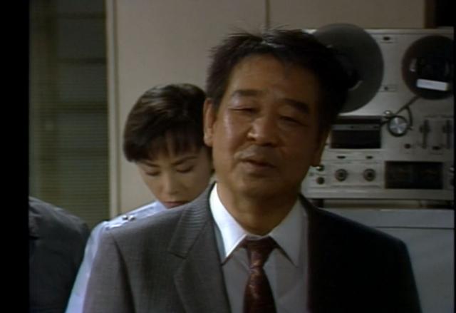 최불암이 1989년 10월 방송된 '수사반장' 마지막 회에서 "빌딩이 높아지면 그림자도 길어진다"고 말하고 있다. MBC 영상 캡처