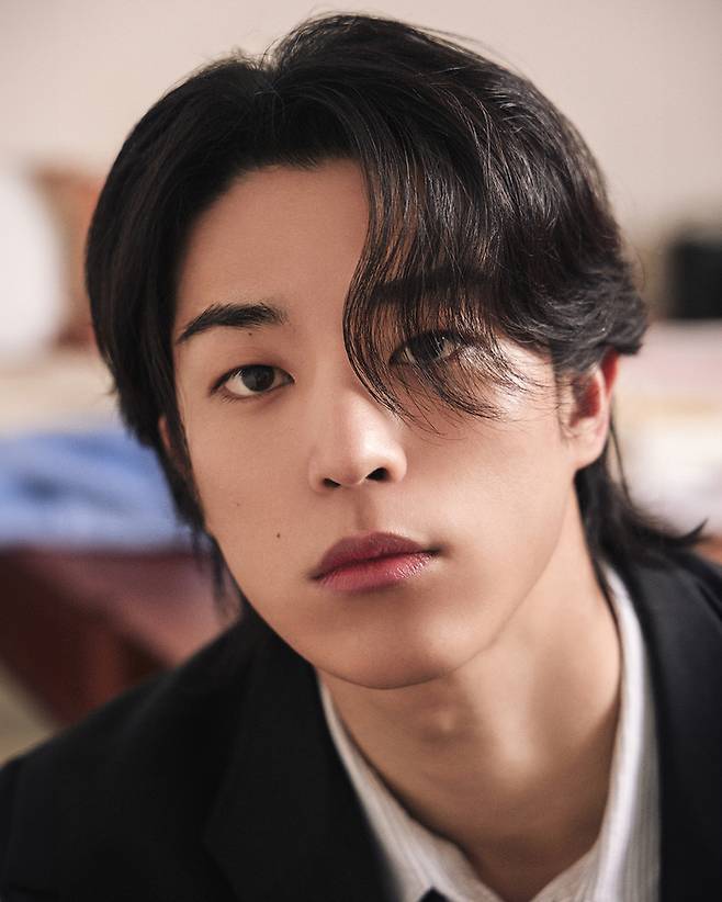 이찬형. 저스트 엔터테인먼트.