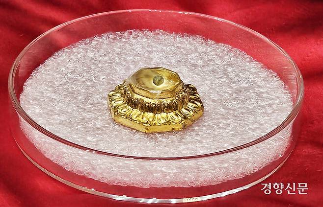 19일 공개된  석가모니 진신사리. 조계종 제공