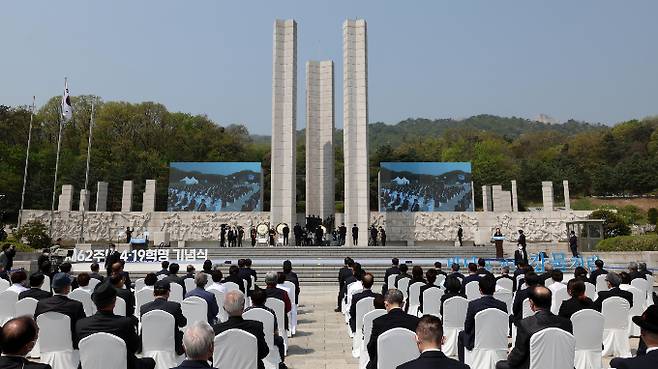 4·19 혁명은 대한민국 역사상 최초의 민주주의 혁명으로 기록됐다. 사진은 지난 2022년 4월19일 서울 강북구 우아동 국립 4·19 민주묘지에서 열린 4·19 혁명 기념식 기념탑. /사진=뉴스1
