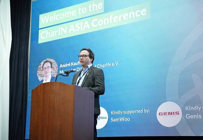 안드레 카우풍 차린 사무총장이 '차린 컨퍼런스 아시아' 개회사를 하고 있다.[KERI 제공]