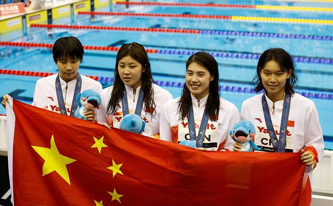 2023년 6월 일본 후쿠오카에서 열린 세계수영선수권대회에 참가한 중국 여성 계영 대표팀/로이터 뉴스1