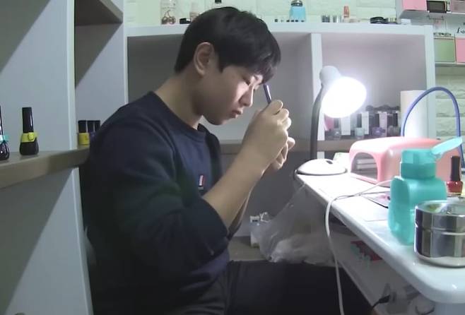 학생 시절부터 네일아티스트의 꿈을 위해 꾸준히 노력해온 신군. /사진=SBS 방송화면 캡처