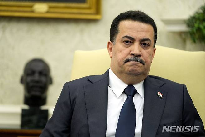 [워싱턴=AP/뉴시스] 무함마드 시아 알-수다니 이라크 총리가 지난 15일(현지시각) 미국 워싱턴DC 백악관에서 조 바이든 미국 대통령과 회담하는 모습. 2024.04.20.