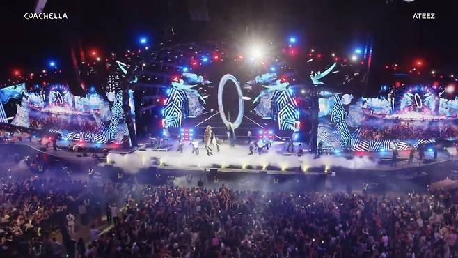 에이티즈의 미국 코첼라 페스티벌 무대 [코첼라(COACHELLA)/KQ엔터테인먼트 제공. 재판매 및 DB 금지]