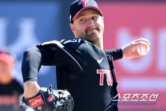 9일 수원KT위즈파크에서 열린 KBO 리그 LG와 KT의 시범경기, LG 선발투수 엔스가 역투하고 있다. 수원=허상욱 기자wook@sportschosun.com/2024.03.09/