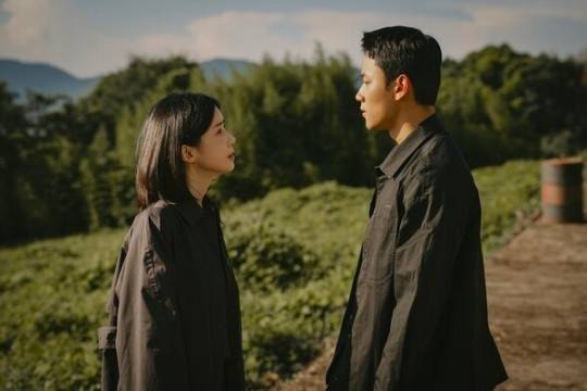 OTT와 TV에서 30분 차로 거의 동시에 공개되고 있는 ‘하이드’. 사진ㅣ쿠팡플레이