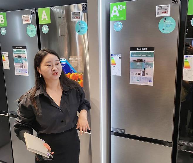 미디어월드 체르토사점에 전시된 '에너지 절감' 삼성 냉장고 [촬영 장하나]