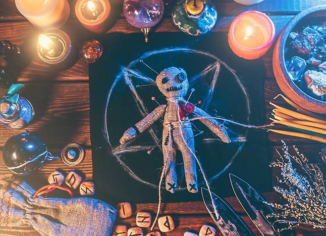 주술로 원하는 것을 얻어내려는 건 인간의 오랜 욕망이다.[사진=게티이미지뱅크]