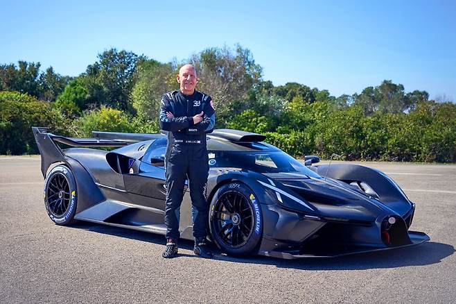 부가티 볼라이드와 앤디 윌리스