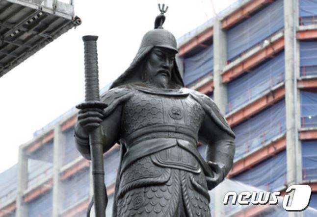 충무공 이순신 장군 동상. 뉴스1 DB
