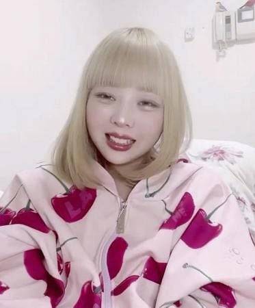 지난 22일 일본 나고야지법에서 사기 등 혐의로 징역 9년, 벌금 800만엔(약 7100만원)을 선고받은 와타나베 마이. 그는 호스트바에 가기 위해 데이트 매칭앱 등에서 만난 남성들에게 돈을 사취했다고 진술했다./유튜브