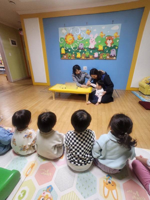 진주경찰서는 아동·청소년들의 실종에 대비해 ‘지문 등 사전등록제’를 실시 한다. 진주경찰서 제공