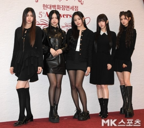 “뉴진스를 카피했다”는 발언은 도리어 “아이돌을 만드는 수장이 아이돌의 판도를 모른다”는 지적이 이어지고 있다. / 사진 = 천정환 기자