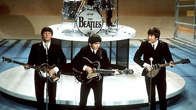 비틀스가 1964년 미 CBS방송의 '에드 설리번 쇼'에 출연했을 때의 모습 [연합뉴스 자료사진]