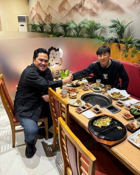 에릭 토히르 회장(왼쪽)·신태용 감독. ⓒ에릭 토히르 회장 SNS