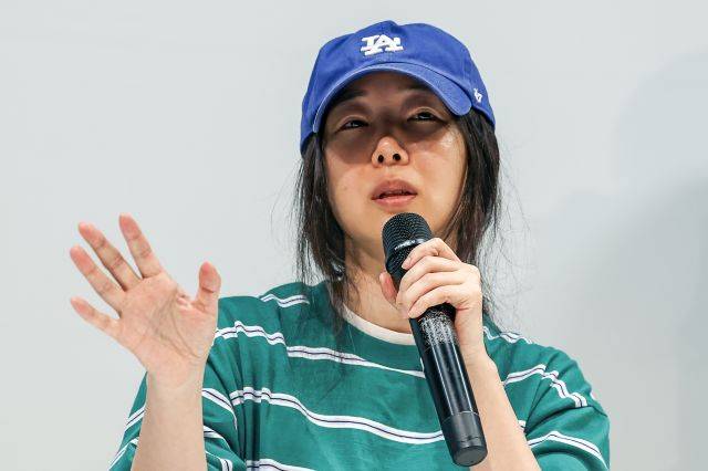 민희진 어도어 대표가 25일 오후 서울 서초구 한국컨퍼런스센터에서 열린 입장 발표 기자회견에서 발언하고 있다. 연합뉴스