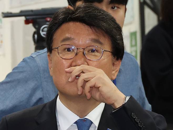 조국혁신당 황운하 신임 원내대표가 25일 국회에서 선출 소감 기자회견을 준비하고 있다. [제공=연합뉴스]