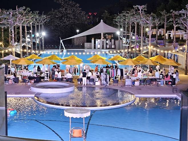 반얀트리&nbsp; ‘오아시스 선셋 와인 & 마켓’. 최현태 기자