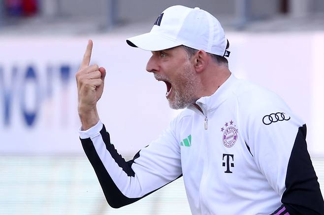 바이에른 뮌헨 토마스 투헬 감독이 6일 하이덴하임전에서 선수단을 향해 소리치고 있다.  게티이미지코리아