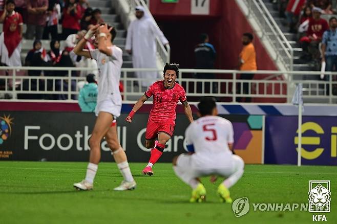정상빈, 극적 동점골 (서울=연합뉴스) 26일(한국시간) 카타르 도하 압둘라 빈 칼리파 스타디움에서 열린 2024 아시아축구연맹(AFC) 23세 이하(U-23) 아시안컵 8강 한국과 인도네시아의 경기. 한국 정상빈이 2-2 동점골을 성공시킨 뒤 환호하고 있다. 2024.4.26 photo@yna.co.kr