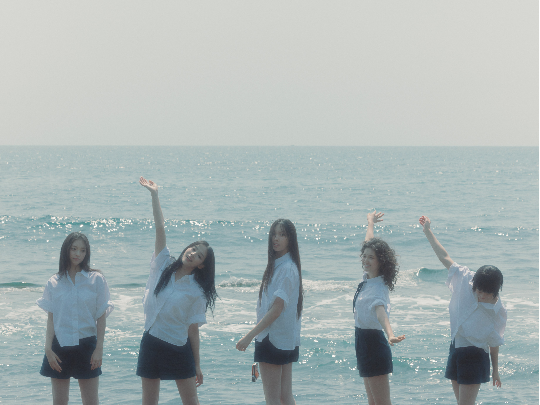 뉴진스 ‘Bubble Gum’이  또 하나의 히트곡 탄생을 예고했다.사진=어도어 제공