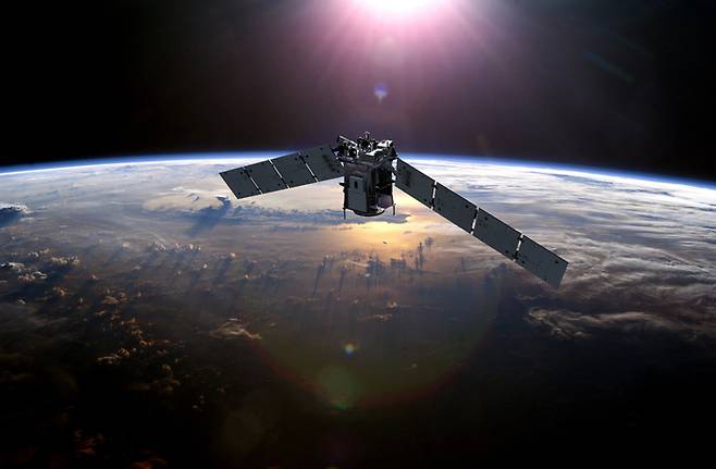 미국 항공우주국(NASA)이 운영하는 지구 대기권 관측 위성 ‘타임드’가 고도 약 600㎞에서 임무 수행 중인 상상도. 지난 2월 러시아 위성과 10ｍ이내로 초근접하는 상황이 벌어졌다. NASA 제공