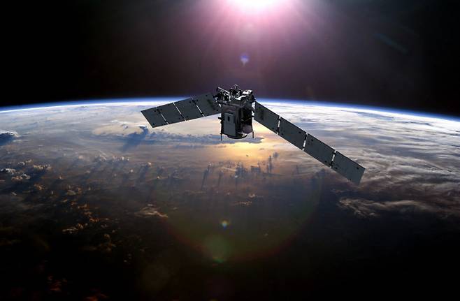 미국 항공우주국(NASA)이 운영하는 지구 대기권 관측 위성 ‘타임드’가 고도 약 600㎞에서 임무 수행 중인 상상도. 지난 2월 러시아 위성과 10ｍ이내로 초근접하는 상황이 벌어졌다. NASA 제공