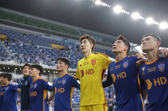 울산문수축구경기장/ K리그1/ 울산HDFC vs 제주유나이티드/ 울산 엄원상, 조현우, 주민규, 이동경/ 승리 세레머니/ 사진 김정수