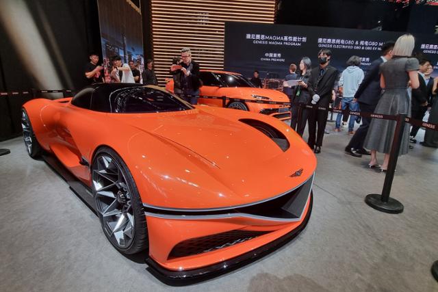 베이징 중국국제전람중심 순의관에서 25일(현지시간) 열린 '2024 베이징 국제 모터쇼'(Auto China 2024) 현대차·제네시스 부스에 콘셉트 카가 전시돼있다. 뉴시스