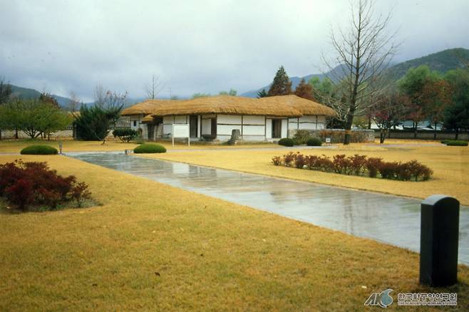 김구 선생은 광복 이후 윤봉길 의사의 어머니를 찾아가 윤봉길 의사가 생전 사용하던 회중시계를 보여줬다. 사진은 충남 예산군 덕산면 윤봉길 의사 생가. /사진= 한국학중앙연구원