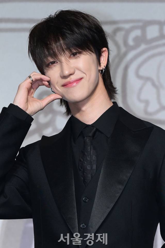 그룹 세븐틴(SEVENTEEN) 디에잇이 29일 오후 서울 영등포구 콘래드 서울에서 진행된 베스트 앨범 ‘세븐틴 이즈 라이트 히어(17 IS RIGHT HERE)’ 발매 기념 기자간담회에서 포즈를 취하고 있다. 김규빈 기자 2024.04.29