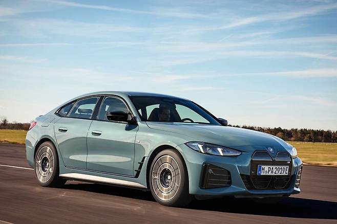 BMW i4 부분 변경 모델